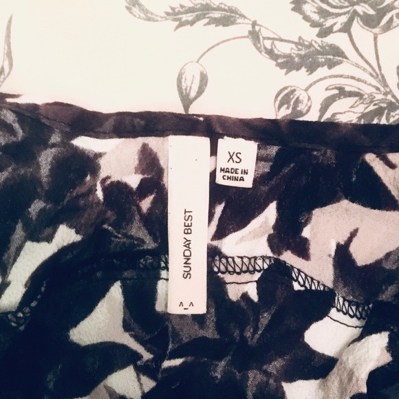 🌺2 FOR $30🌺 crop top - Picture 3 of 5